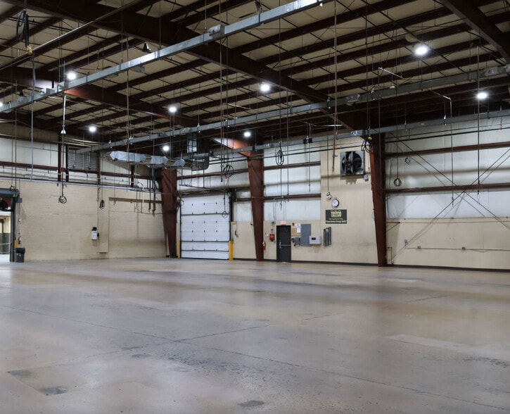 363-367 S Jefferson St, Orange, NJ for lease - Building Photo - Image 2 of 4