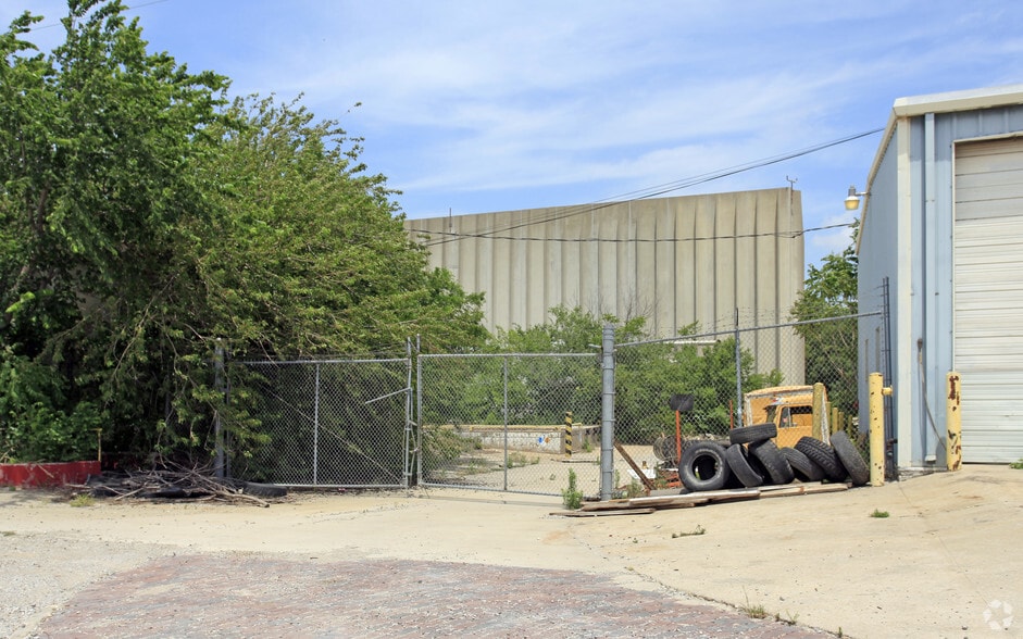 Oklahoma National Stockyards portfolio of 18 properties for sale on LoopNet.com - Building Photo - Image 3 of 18