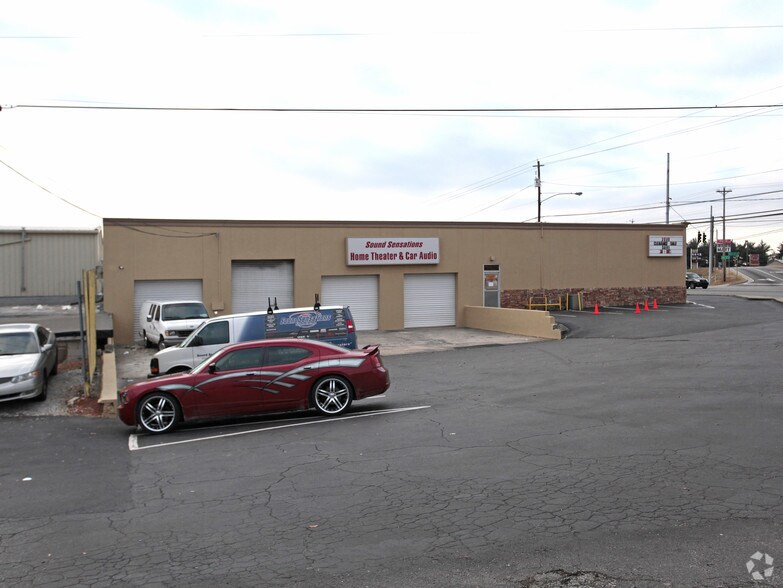 337 SE Cobb Pky, Marietta, GA for sale - Building Photo - Image 2 of 11