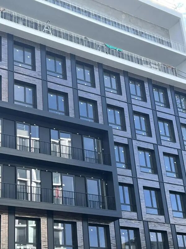 7 Rue Stephenson, Montigny-le-Bretonneux for sale Building Photo- Image 1 of 8