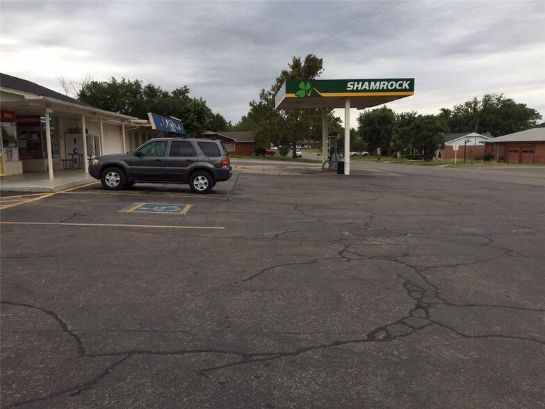1220 Colorado Ave, Elk City, OK for sale - Primary Photo - Image 1 of 1