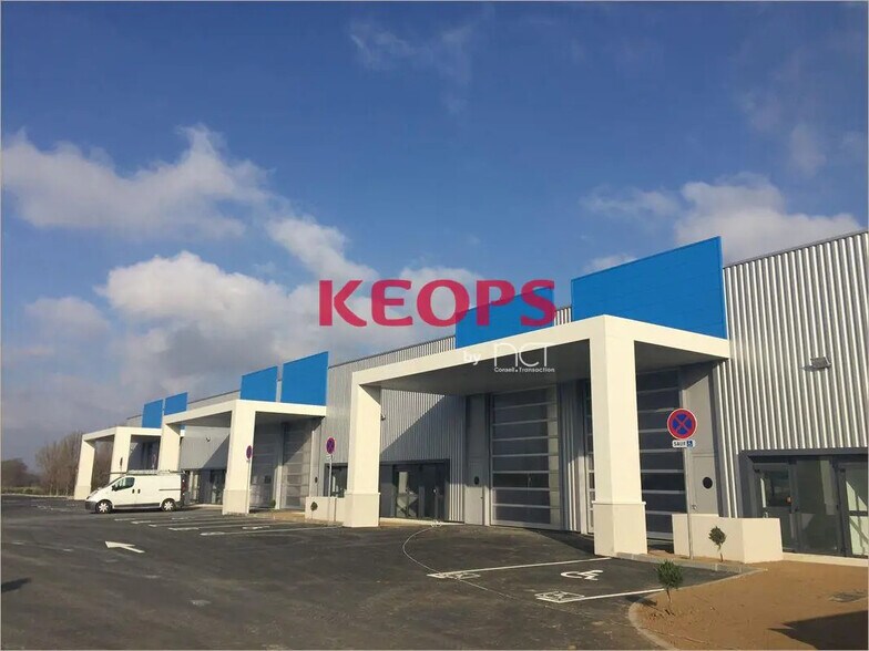 Flex in Escalquens for lease - Building Photo - Image 2 of 5