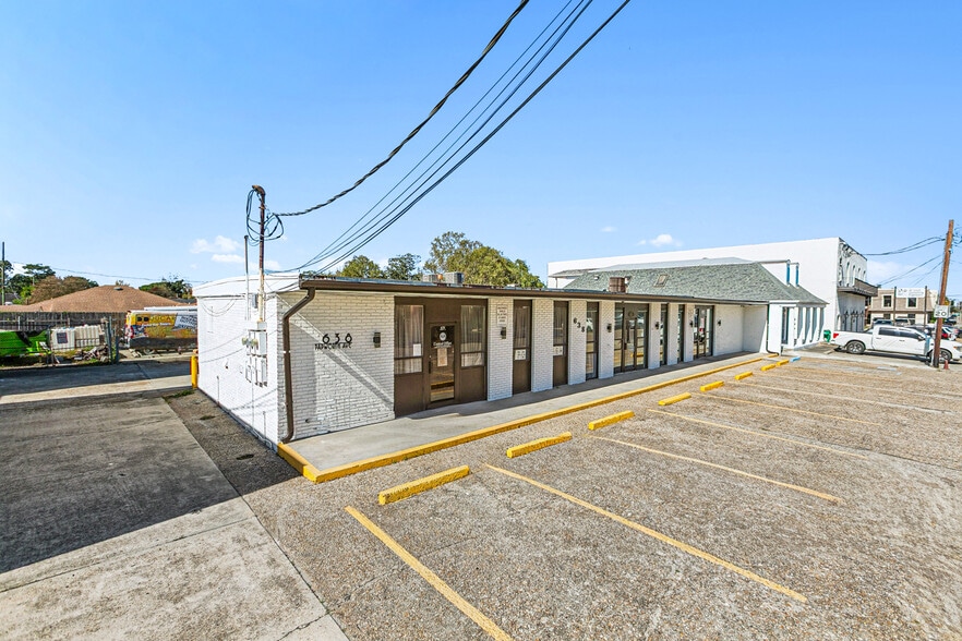 628 Papworth Ave, Metairie, LA for sale - Building Photo - Image 2 of 3