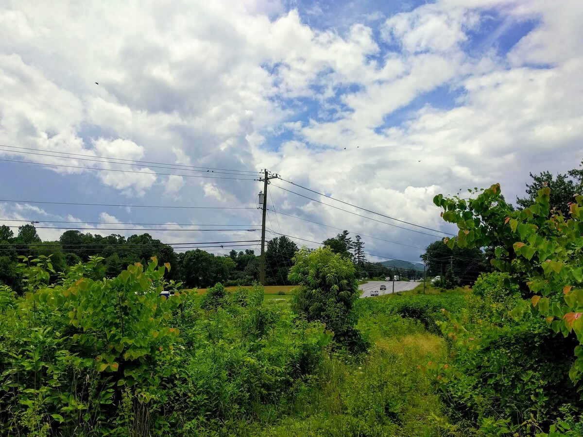 200 Upward Rd, East Flat Rock, NC 28726