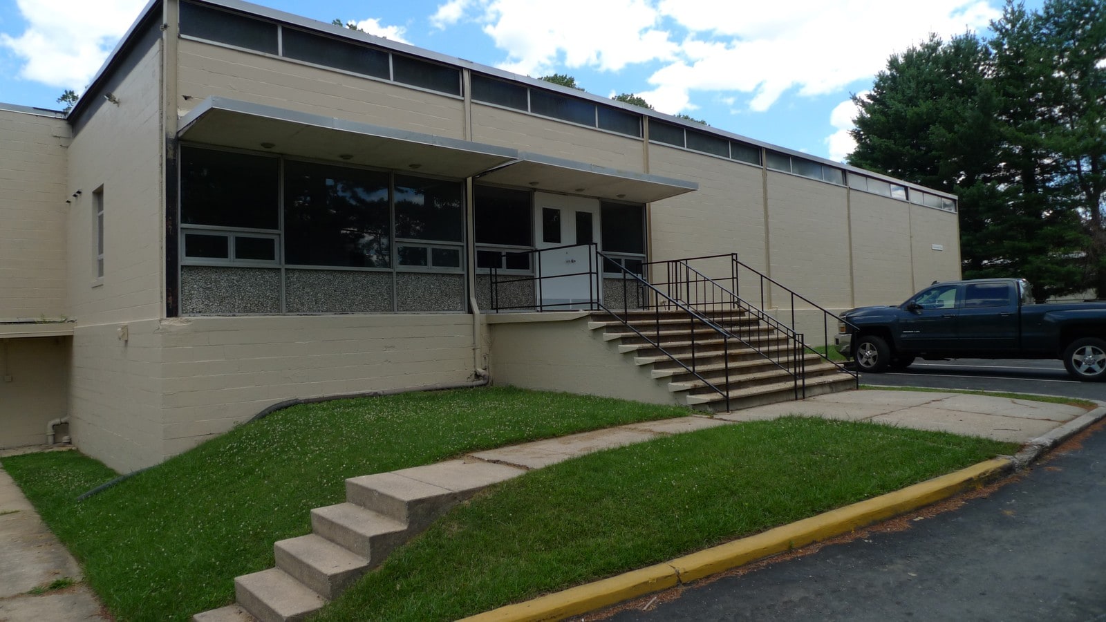 7 Greenwood Pl, Pikesville, MD 21208