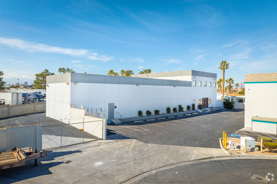 1675 S Mojave Rd, Las Vegas, NV for lease - Primary Photo - Image 2 of 24