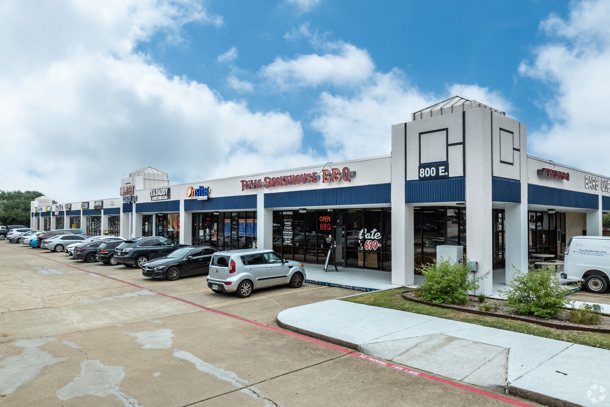 800 E Arapaho Rd, Richardson, TX for lease Primary Photo- Image 1 of 2