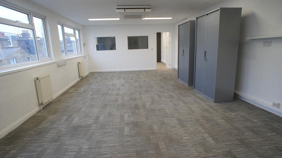 Bedford Rd, London for lease - Building Photo - Image 3 of 4