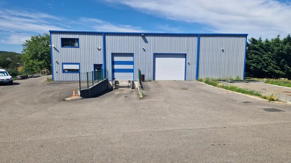 185 Montée Du Gravetan, Saint-Just-Chaleyssin for lease - Building Photo - Image 1 of 2