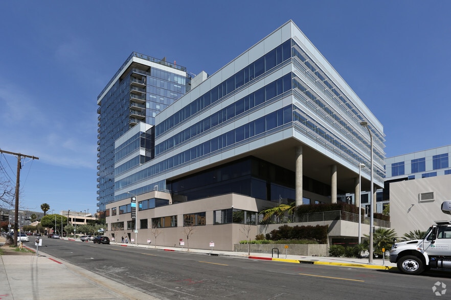 1500 N El Centro Ave, Los Angeles, CA for lease - Building Photo - Image 2 of 8