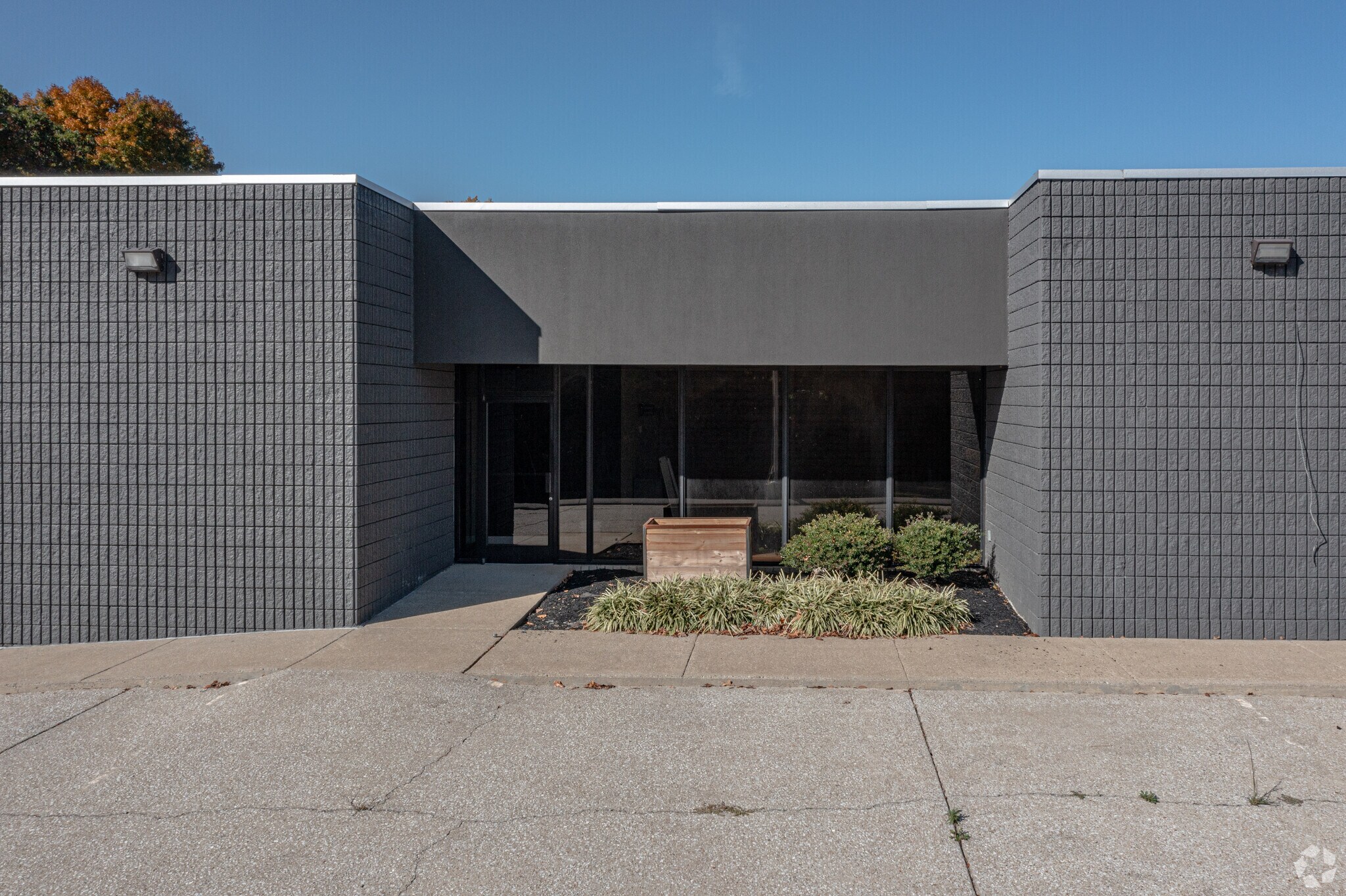 228 Tennsco Dr, Dickson, TN 37055 SOLD Credit Union Building