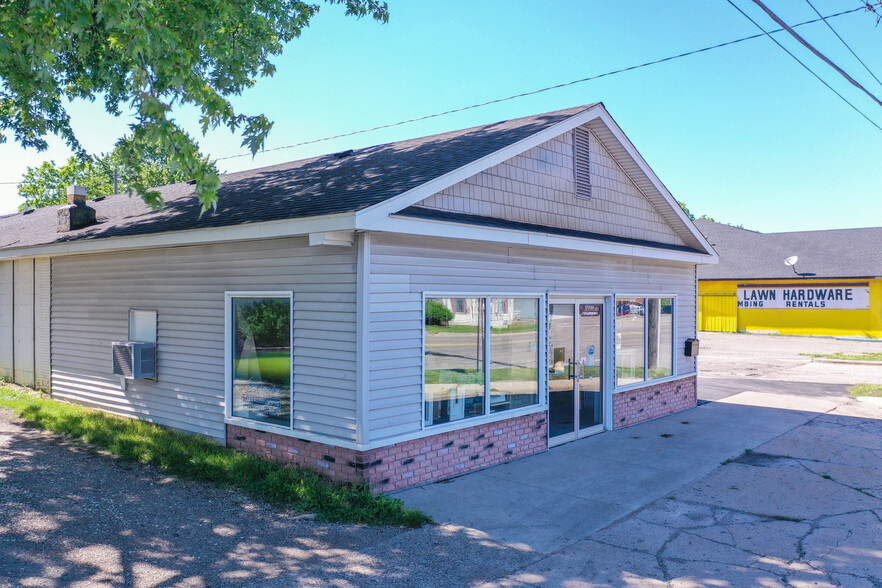 4084 Fenton rd, Flint, MI for sale - Building Photo - Image 2 of 28