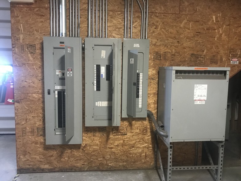 1827 Hobbs Dr, Delavan, WI for sale - Other - Image 1 of 1