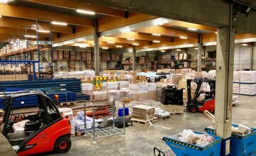 Industrial in Saint-Thibault-des-Vignes for lease Building Photo- Image 2 of 4