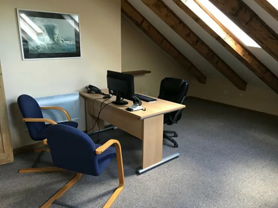 Office in Calais for lease Interior Photo- Image 1 of 11