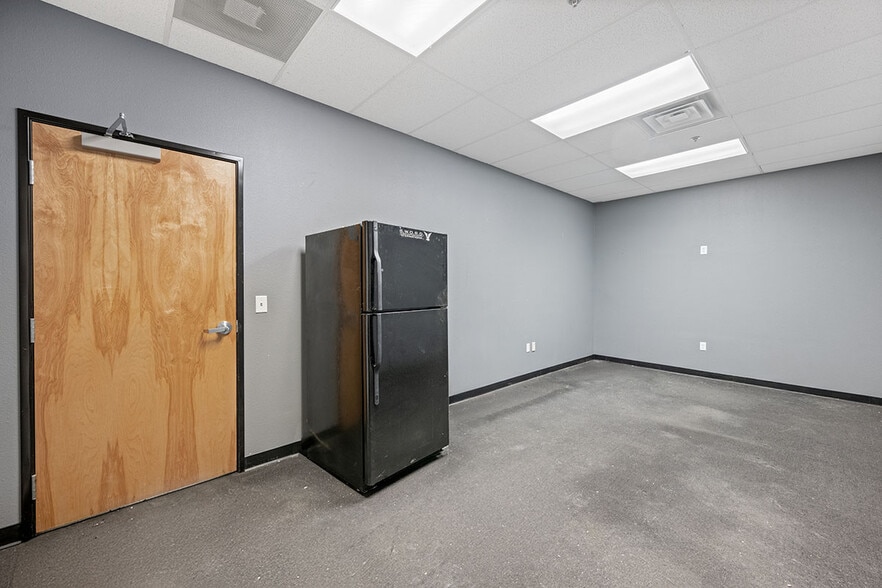 610-616 E Glendale Ave, Sparks, NV for lease - Building Photo - Image 3 of 11