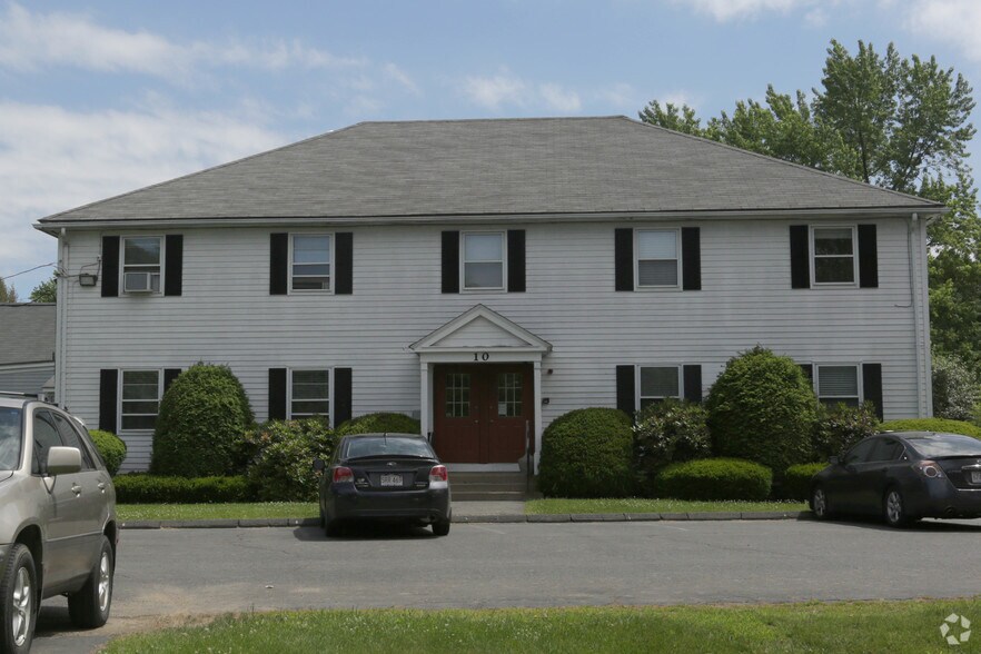 10 Gatehouse Rd, Amherst, MA 01002