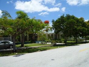 16565 NW 15th Ave, Miami, FL for lease Building Photo- Image 1 of 3