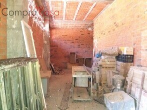 Retail in Segovia, Segovia for lease Interior Photo- Image 1 of 2
