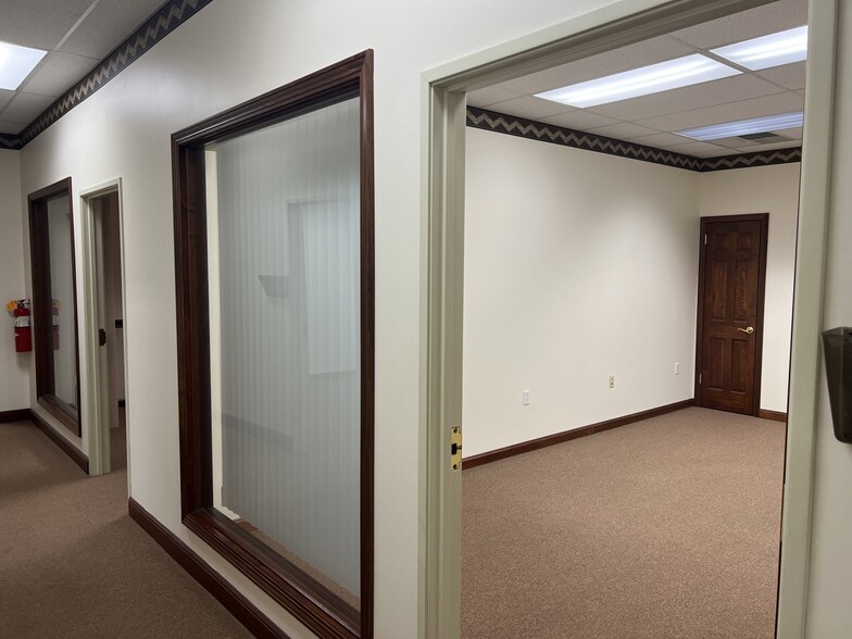 632 W Main St, Mount Pleasant, PA for lease - Interior Photo - Image 3 of 7