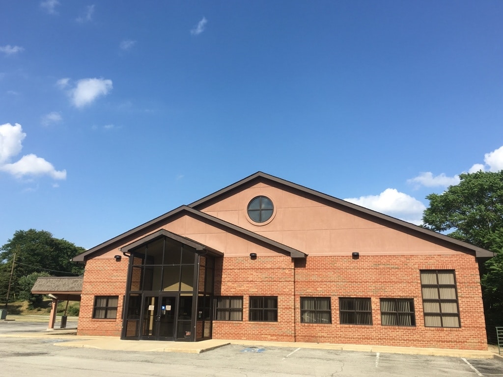 16924 St Clair Ave, East Liverpool, OH 43920