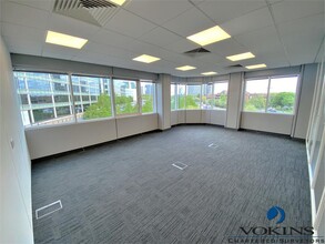 950 Great West Rd, Brentford for lease Interior Photo- Image 2 of 7