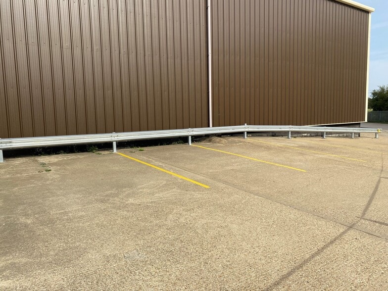 Wansford Rd, Peterborough for lease - Building Photo - Image 3 of 3