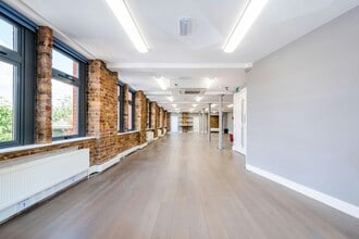 54 Commercial St, London for lease Interior Photo- Image 1 of 11
