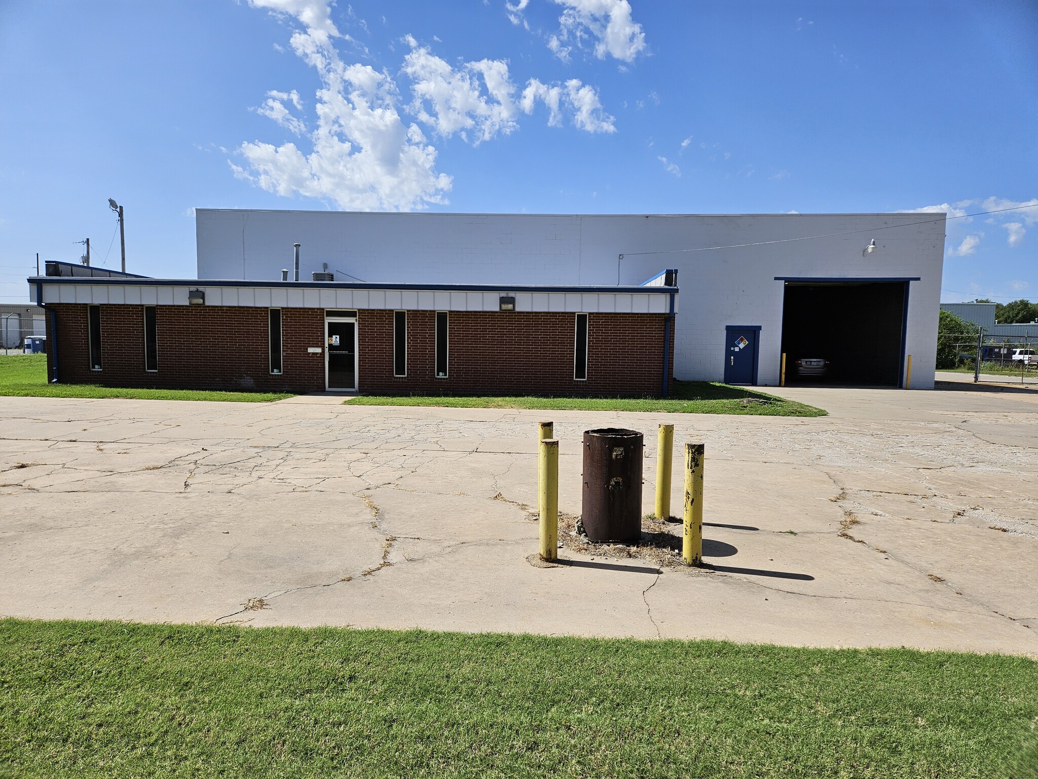 1874 S Florence Ct, Wichita, KS for lease Building Photo- Image 1 of 12