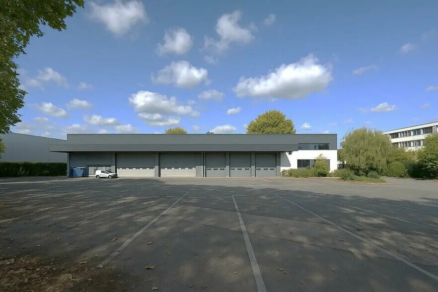 Flex in Villeneuve-la-Garenne for lease - Building Photo - Image 3 of 4