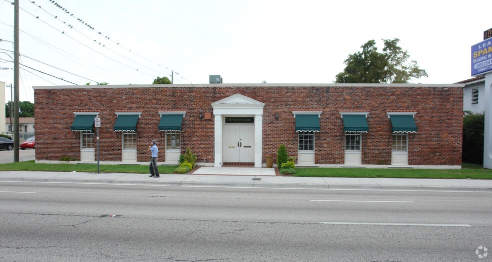 201 SW 27th Ave, Miami, FL for sale - Primary Photo - Image 1 of 3