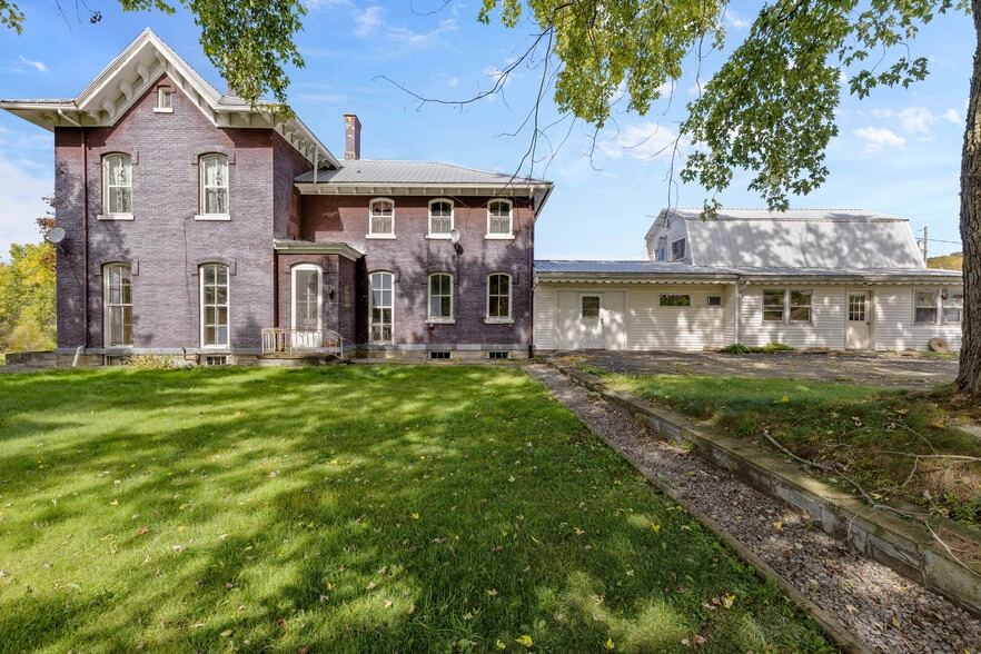 444 S Main St, Warsaw, NY for sale - Primary Photo - Image 1 of 46