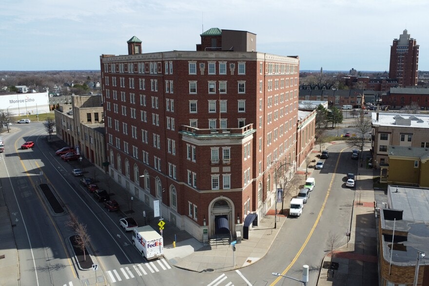400 Andrews St, Rochester, NY for lease - Building Photo - Image 1 of 9