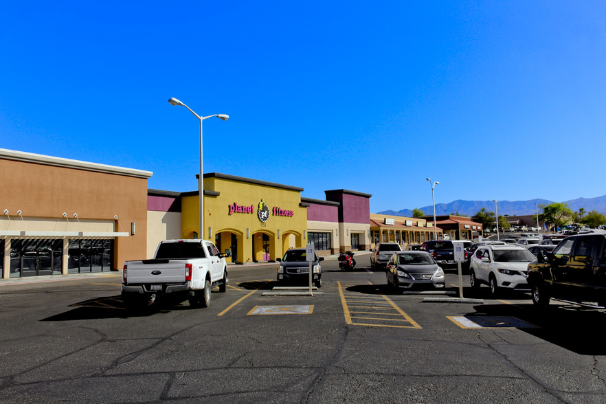 1761 Mcculloch Blvd N, Lake Havasu City, AZ for lease - Building Photo - Image 3 of 9