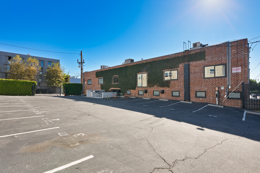 1715 N Gower St, Los Angeles, CA for lease - Building Photo - Image 3 of 21