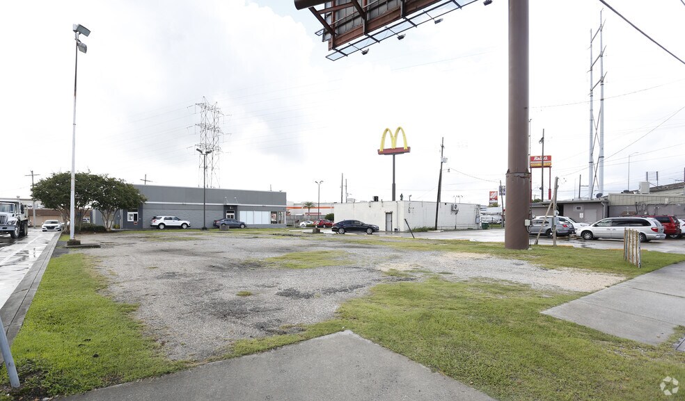 1020 Dupas St, Gretna, LA