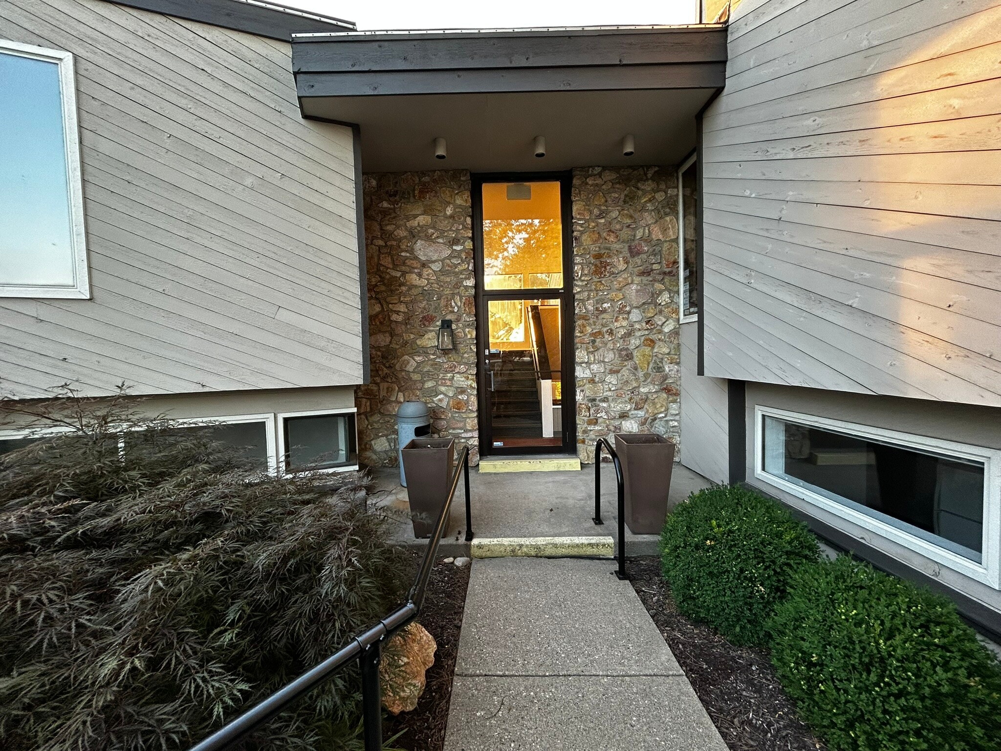 6820 Roosevelt Ave, Middletown, OH for lease Building Photo- Image 1 of 3