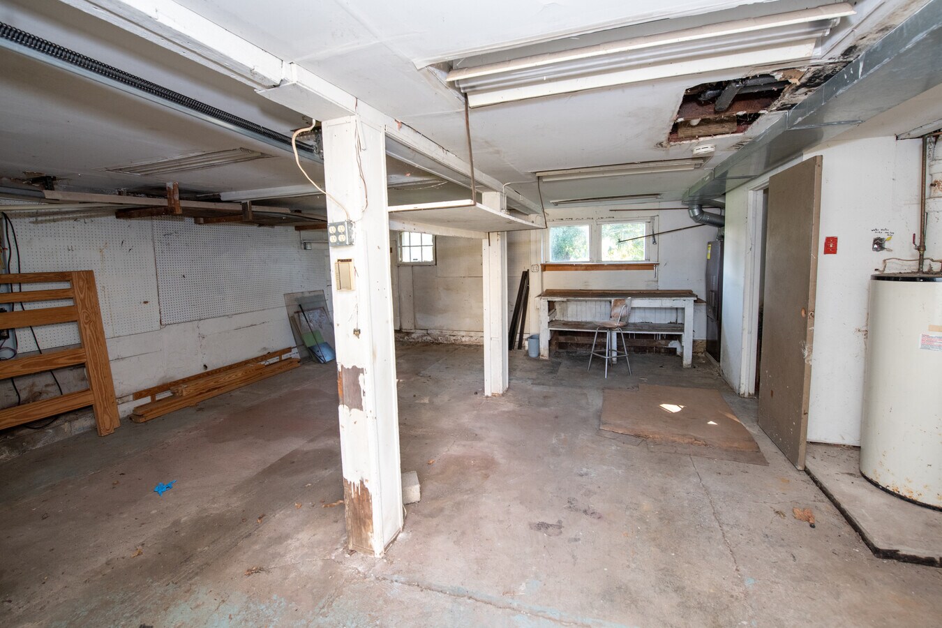 1127 Frosty Hollow Rd, Langhorne, PA 19047