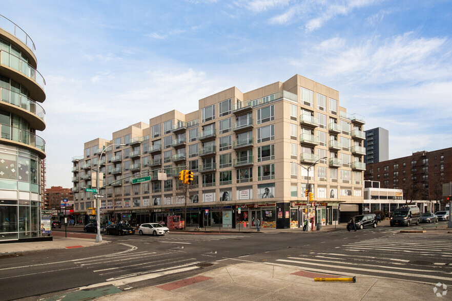 86-55 Broadway, Elmhurst, NY for sale - Primary Photo - Image 1 of 1