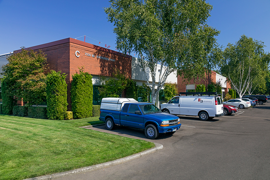 7425 NW Evergreen Pky, Hillsboro, OR for lease - Building Photo - Image 3 of 5