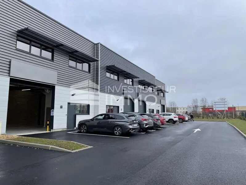 Flex in Lieusaint for lease Building Photo- Image 1 of 8