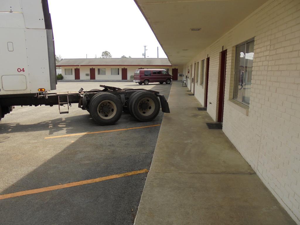 539 S Main St, Baxley, GA for sale Primary Photo- Image 1 of 1