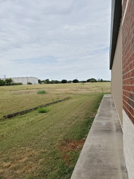 1705 S Fort Hood Rd, Killeen, TX for lease - Building Photo - Image 3 of 11