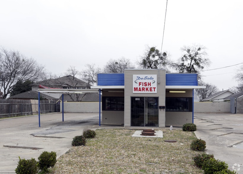 122 S Hampton Rd, DeSoto, TX for sale - Building Photo - Image 2 of 14