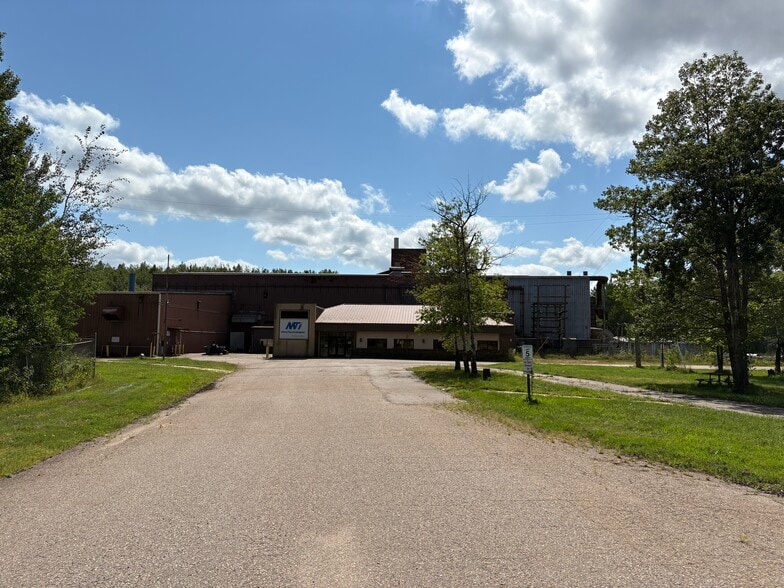 555 W 25th St, Hibbing, MN for sale - Building Photo - Image 2 of 13