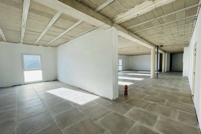Office in Béziers for lease - Interior Photo - Image 3 of 5