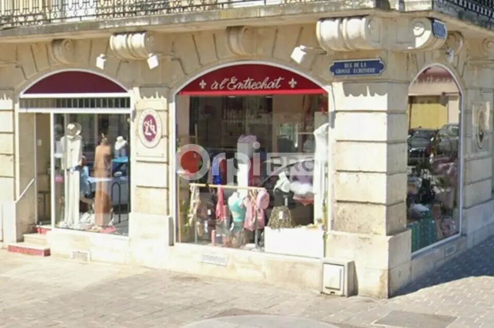 Retail in Reims for lease Building Photo- Image 1 of 3