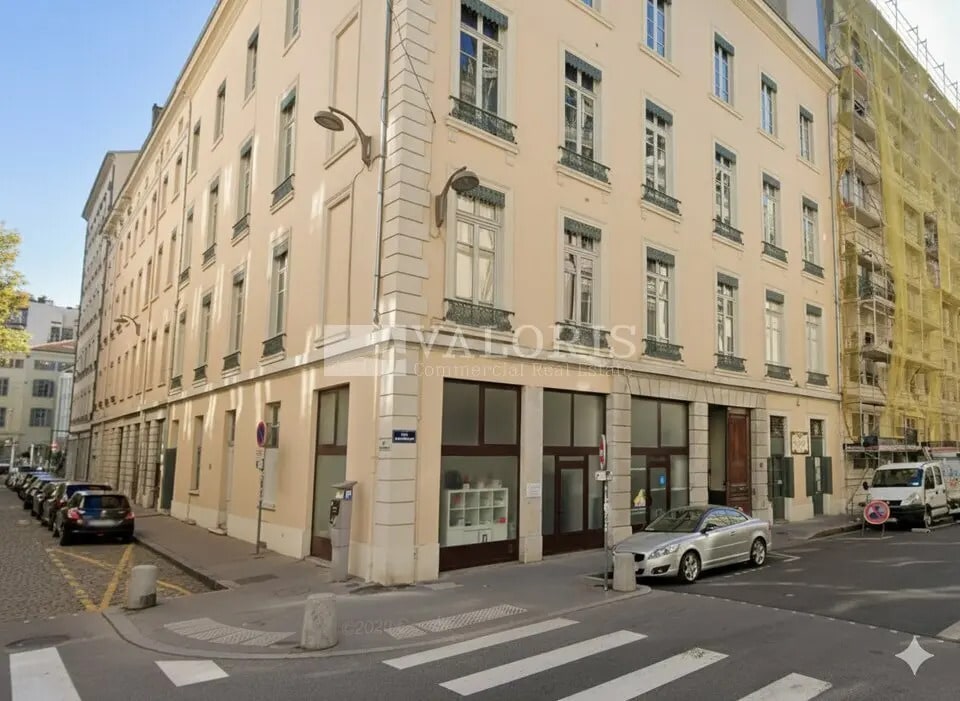 Retail in Lyon for lease Building Photo- Image 1 of 6