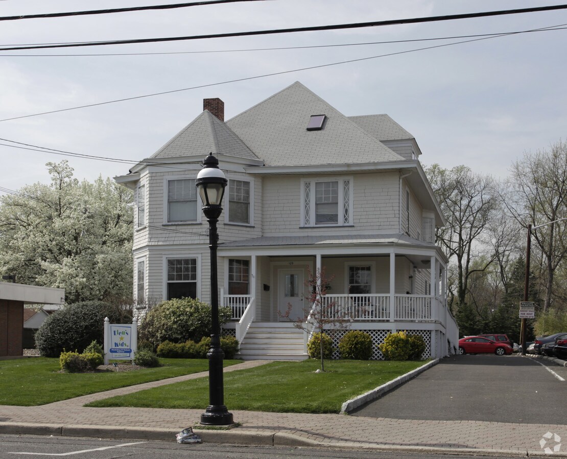 109 Miln St, Cranford, NJ 07016