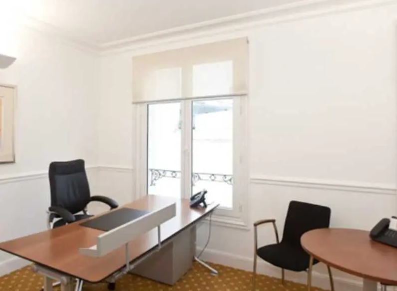 Coworking Space in Paris for lease Interior Photo- Image 1 of 3